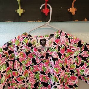 Med Couture Scrub Top Pink Green Leaf Print sz M